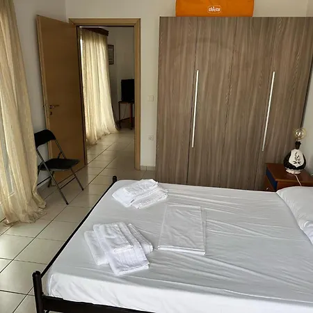 Captain's * Ermoupoli